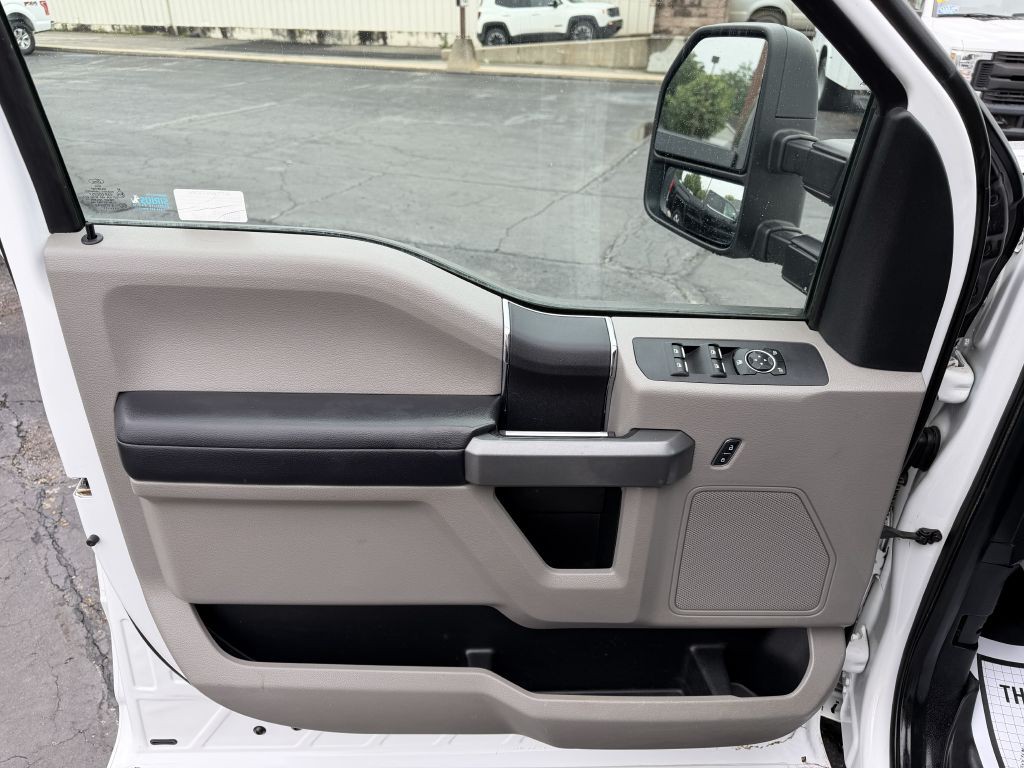 2017 Ford F-350 Image 9