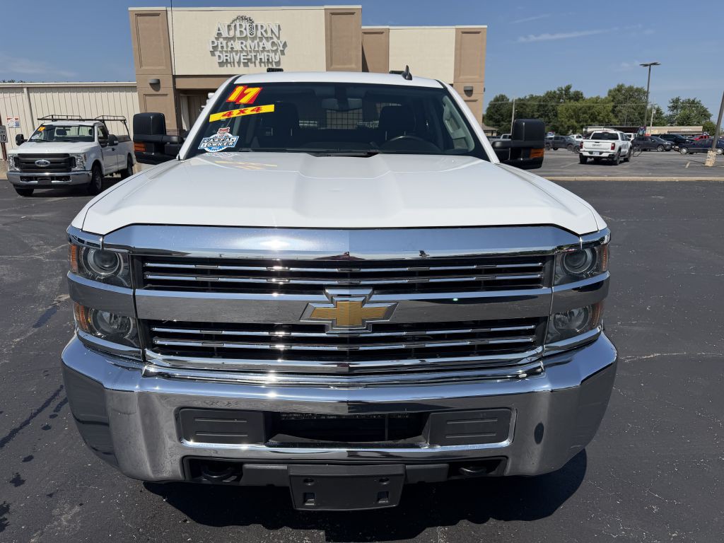 2017 Chevrolet Silverado 1500 Image 2