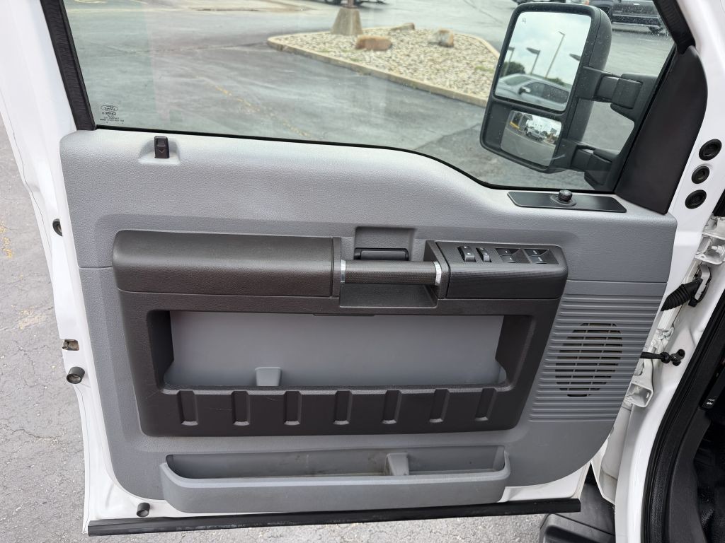 2015 Ford F-250 Image 9