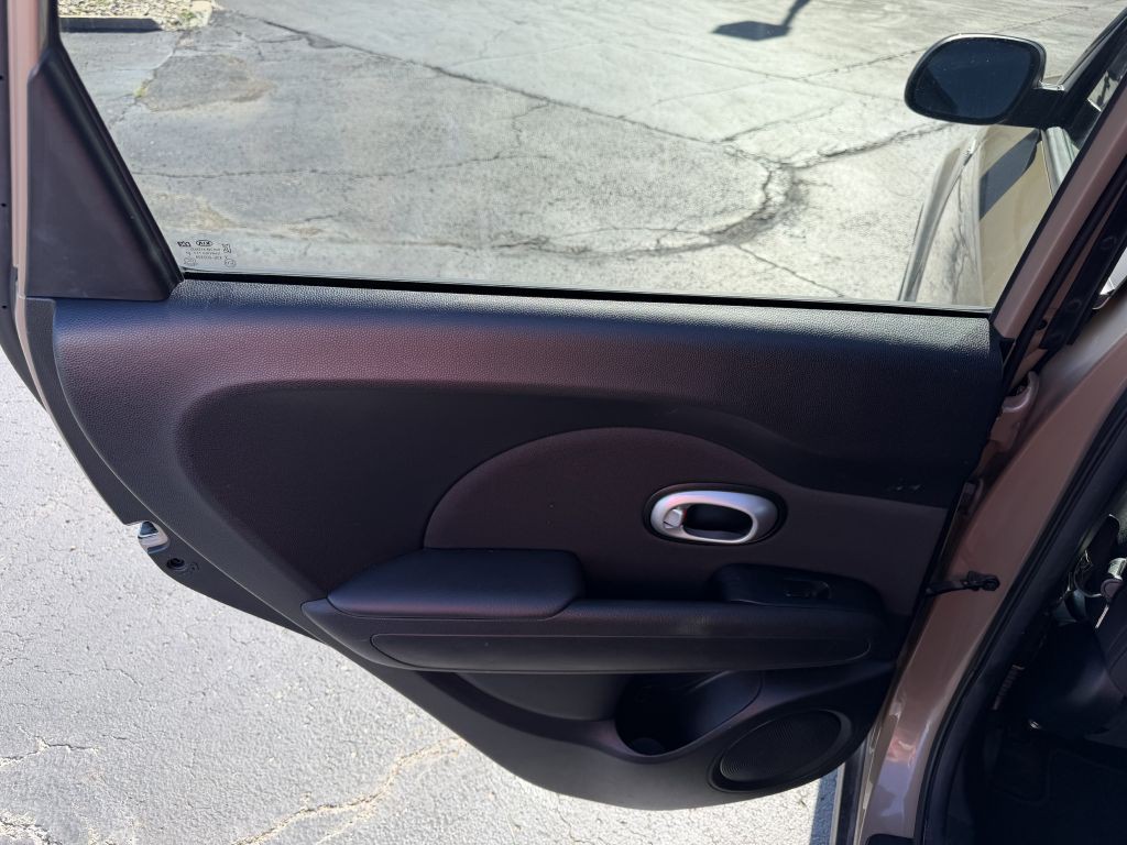 2016 Kia Soul Image 14