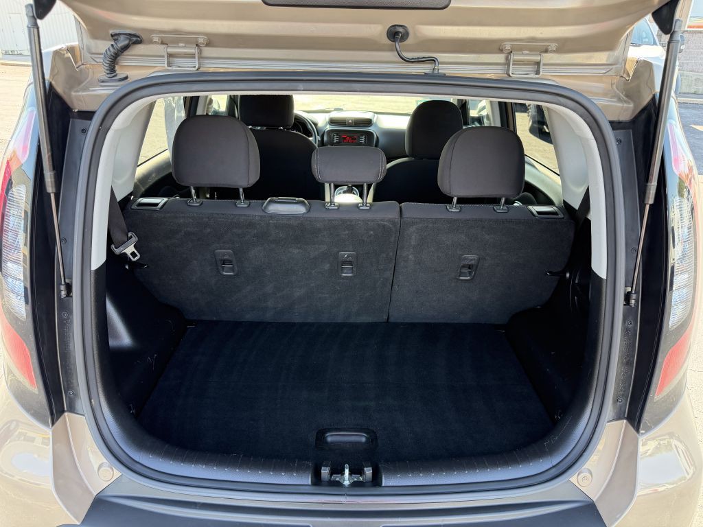 2016 Kia Soul Image 16