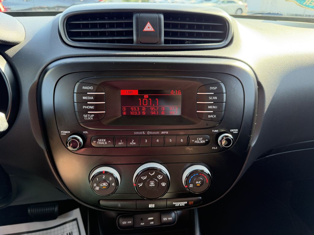2016 Kia Soul Image 17