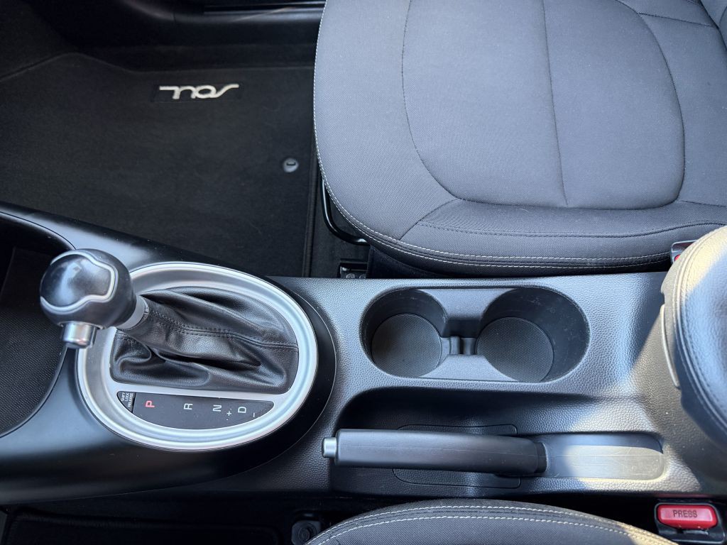 2016 Kia Soul Image 21