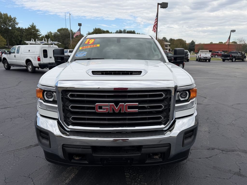 2019 GMC Sierra Image 2