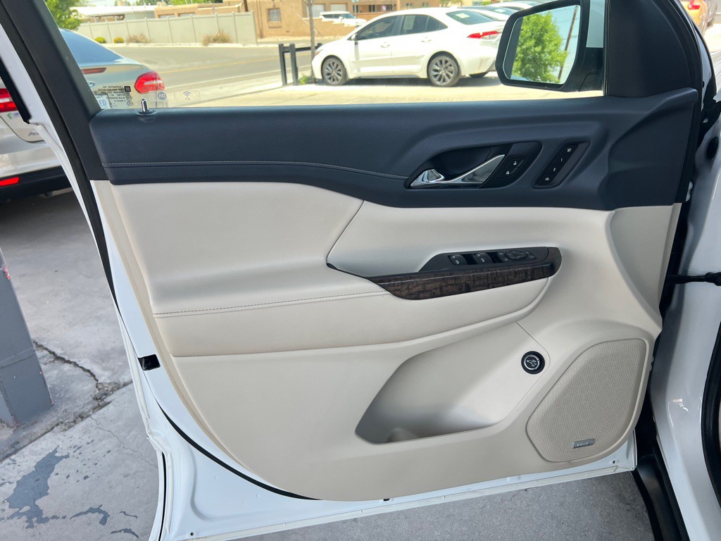 2020 GMC Acadia Image 10