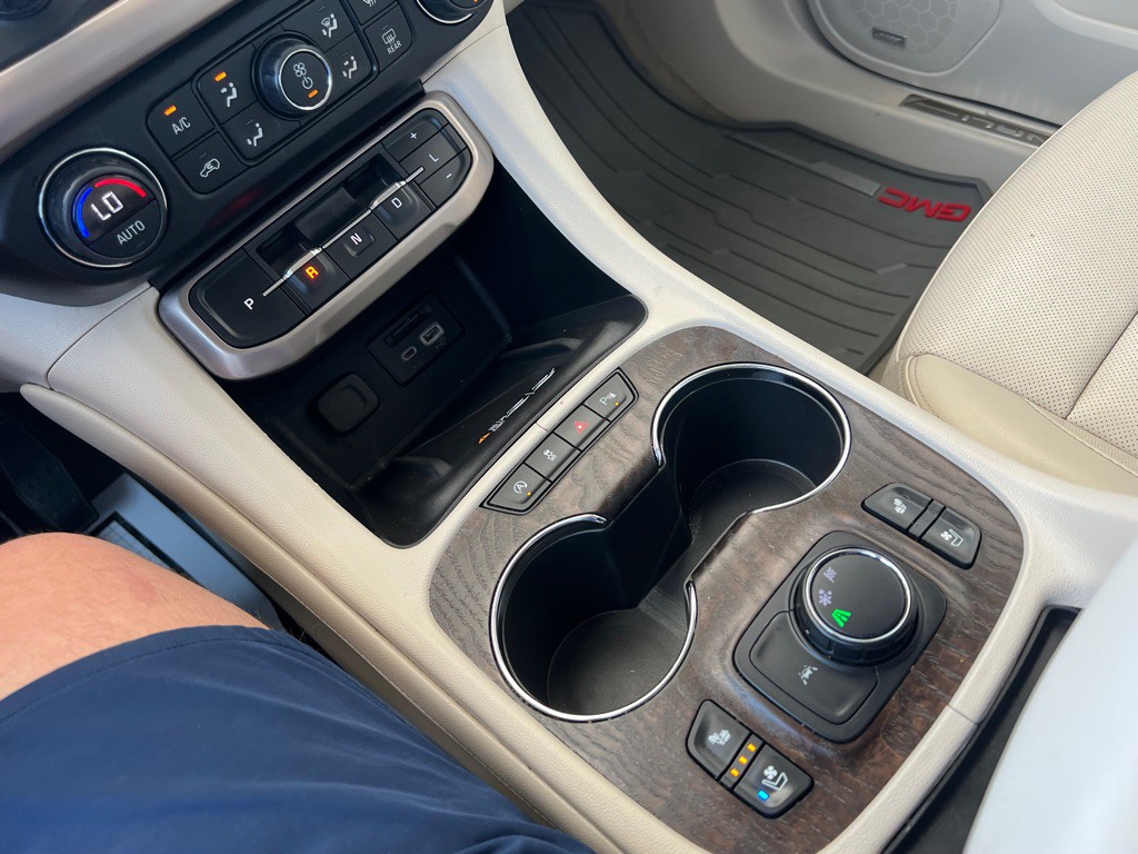 2020 GMC Acadia Image 18