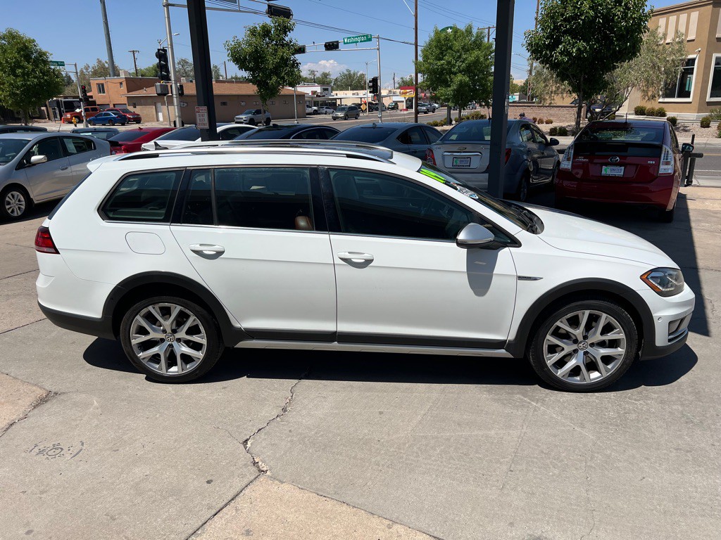 2019 Volkswagen Golf Image 4