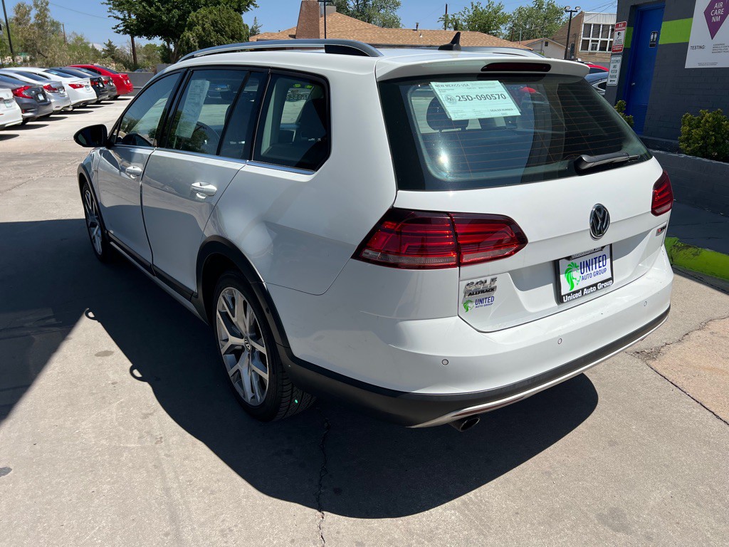 2019 Volkswagen Golf Image 7