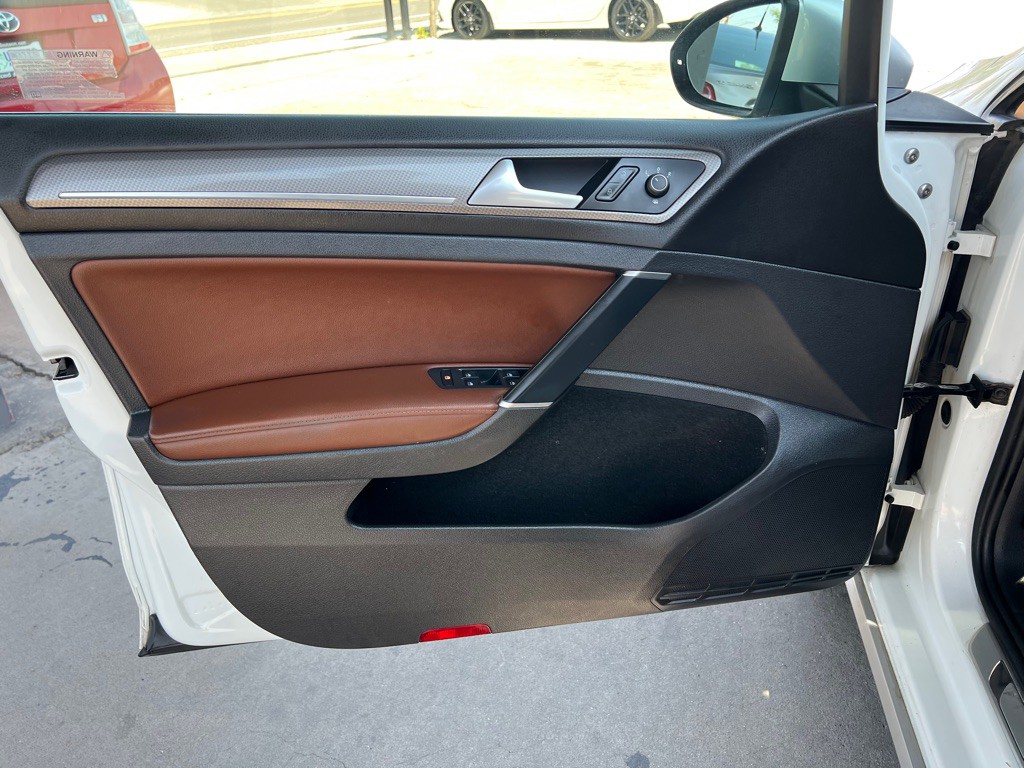 2019 Volkswagen Golf Image 10
