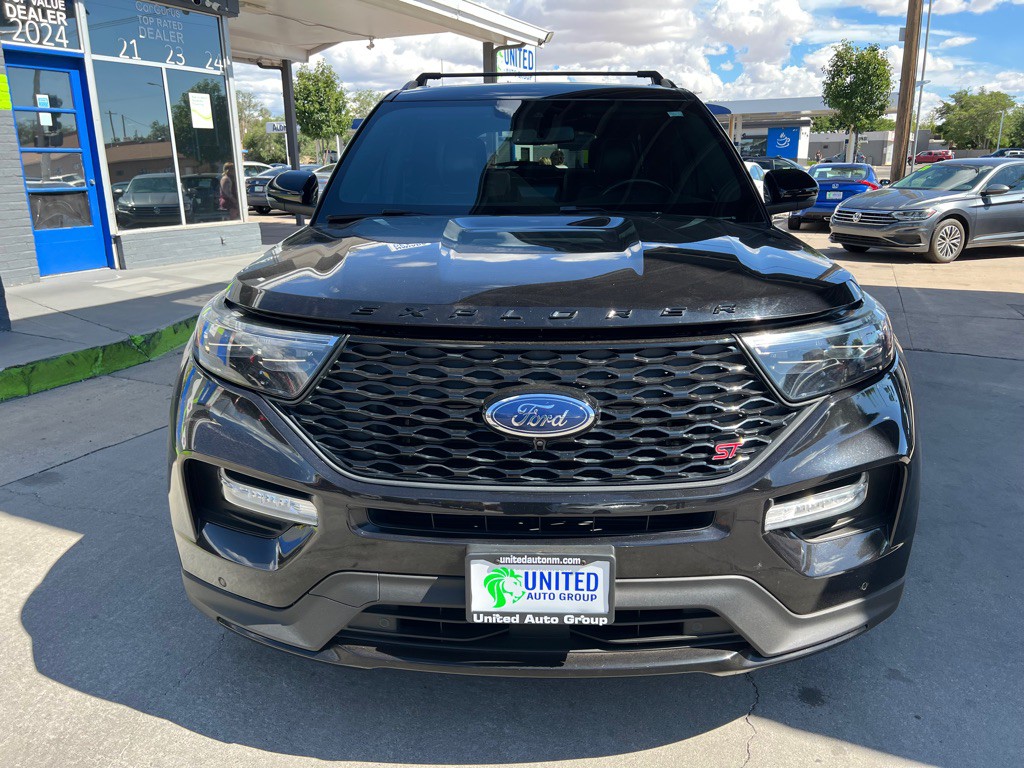 2021 Ford Explorer Image 2