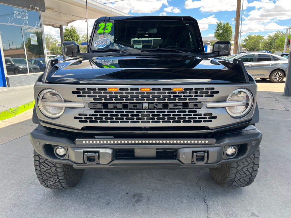 2023 Ford Bronco Image 2