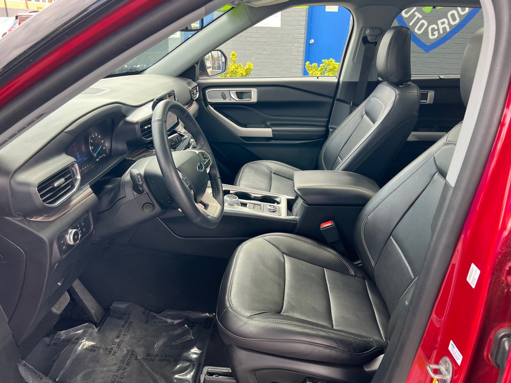 2022 Ford Explorer Image 12