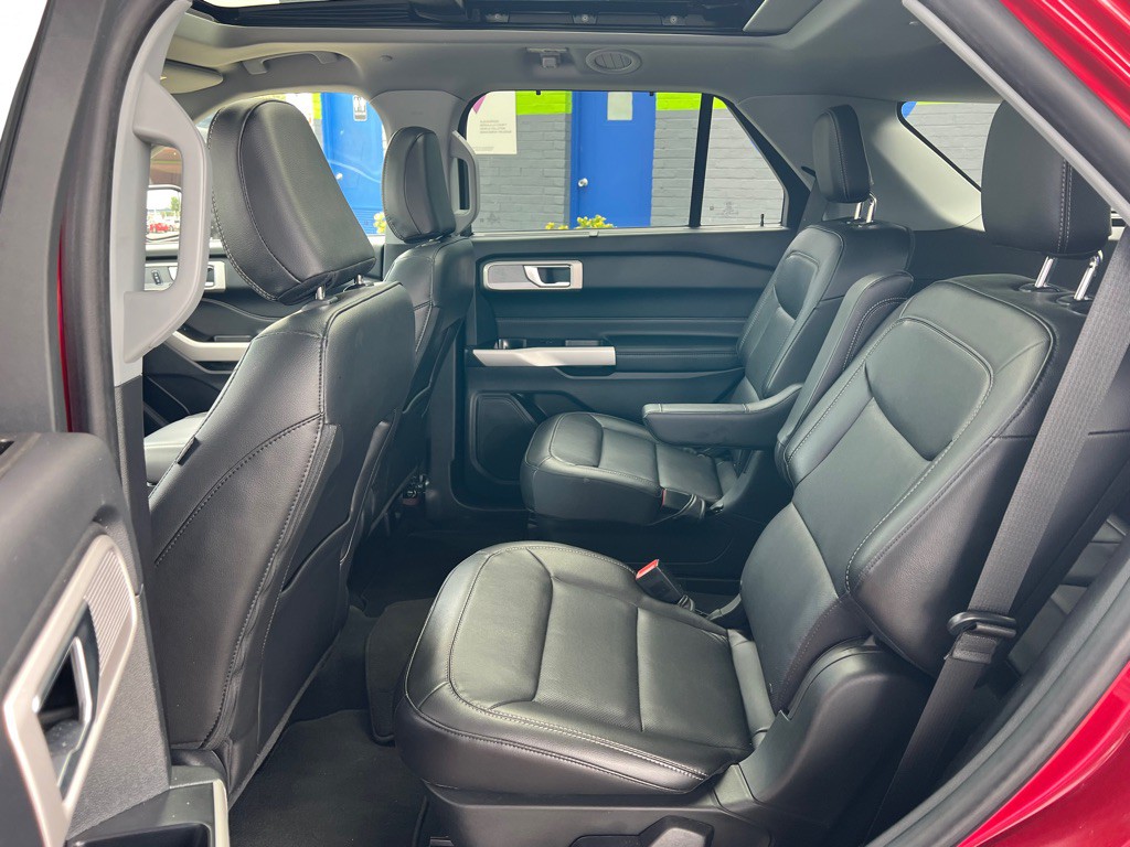 2022 Ford Explorer Image 13
