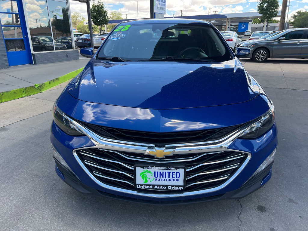 2023 Chevrolet Malibu Image 2