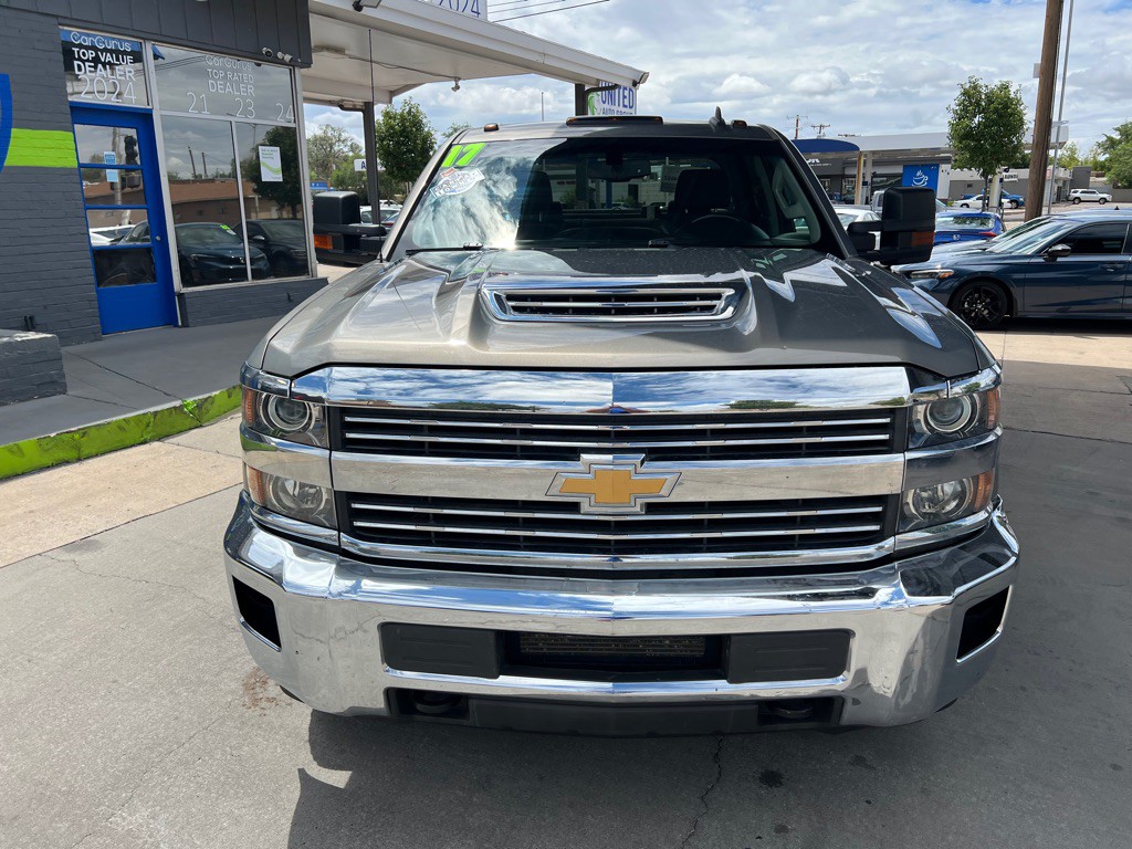 2017 Chevrolet Silverado 1500 Image 2