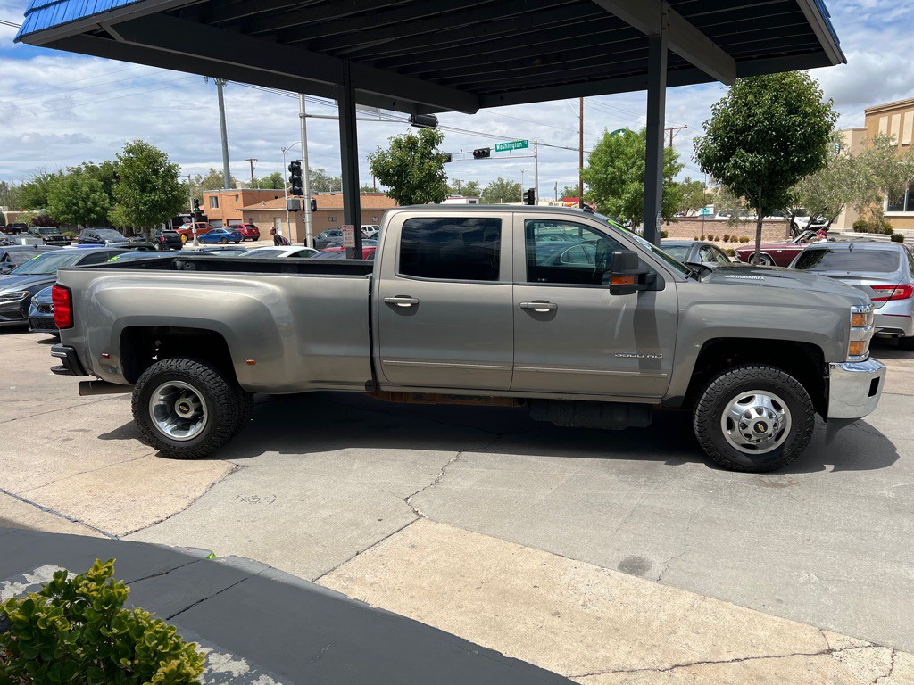 2017 Chevrolet Silverado 1500 Image 4