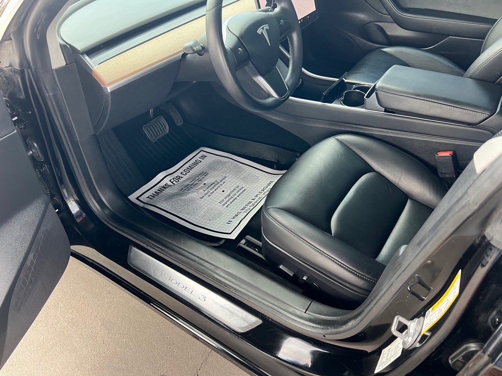 2020 Tesla Model 3 Image 11