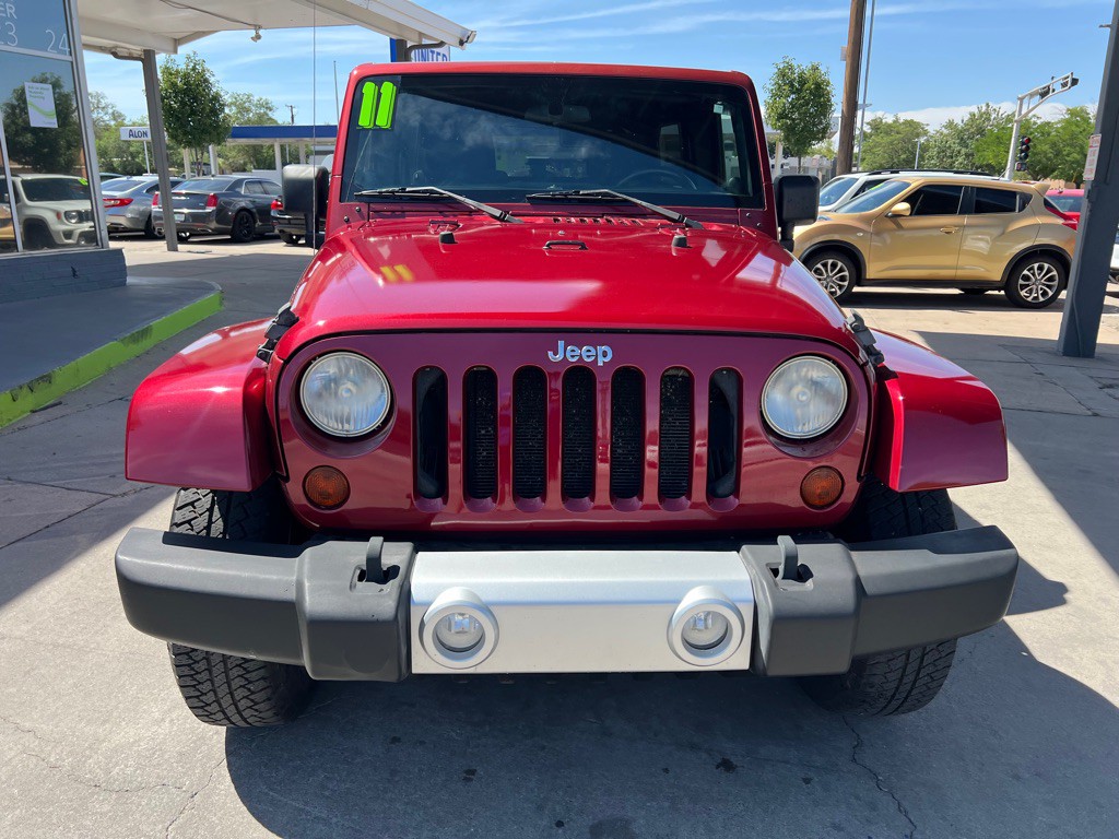 2011 Jeep Wrangler Unlimited Image 2