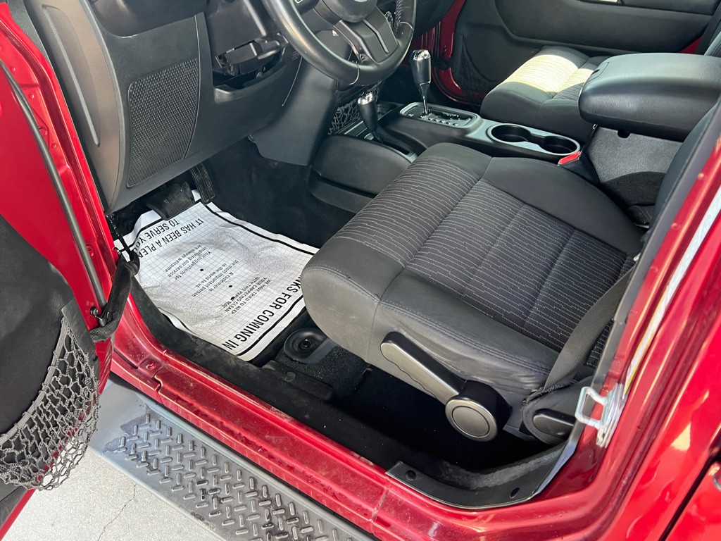 2011 Jeep Wrangler Unlimited Image 11