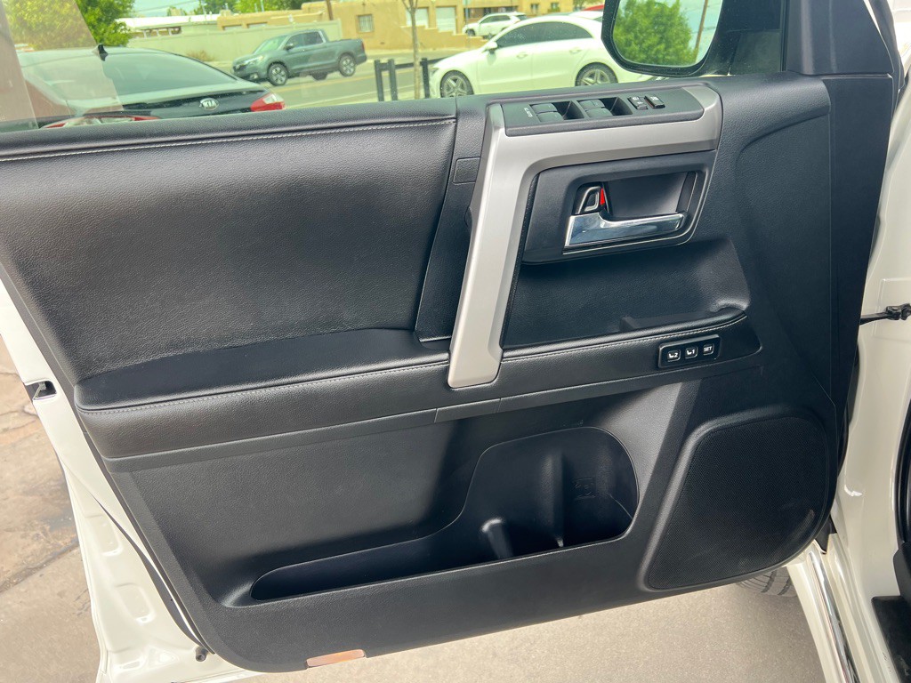 2015 Toyota 4Runner Image 10