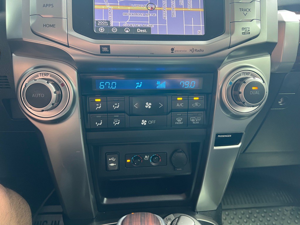 2015 Toyota 4Runner Image 17