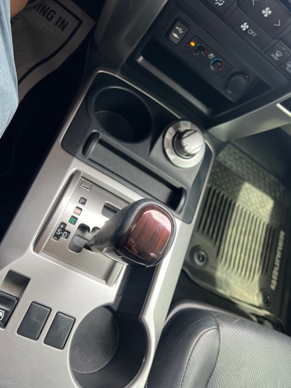 2015 Toyota 4Runner Image 18