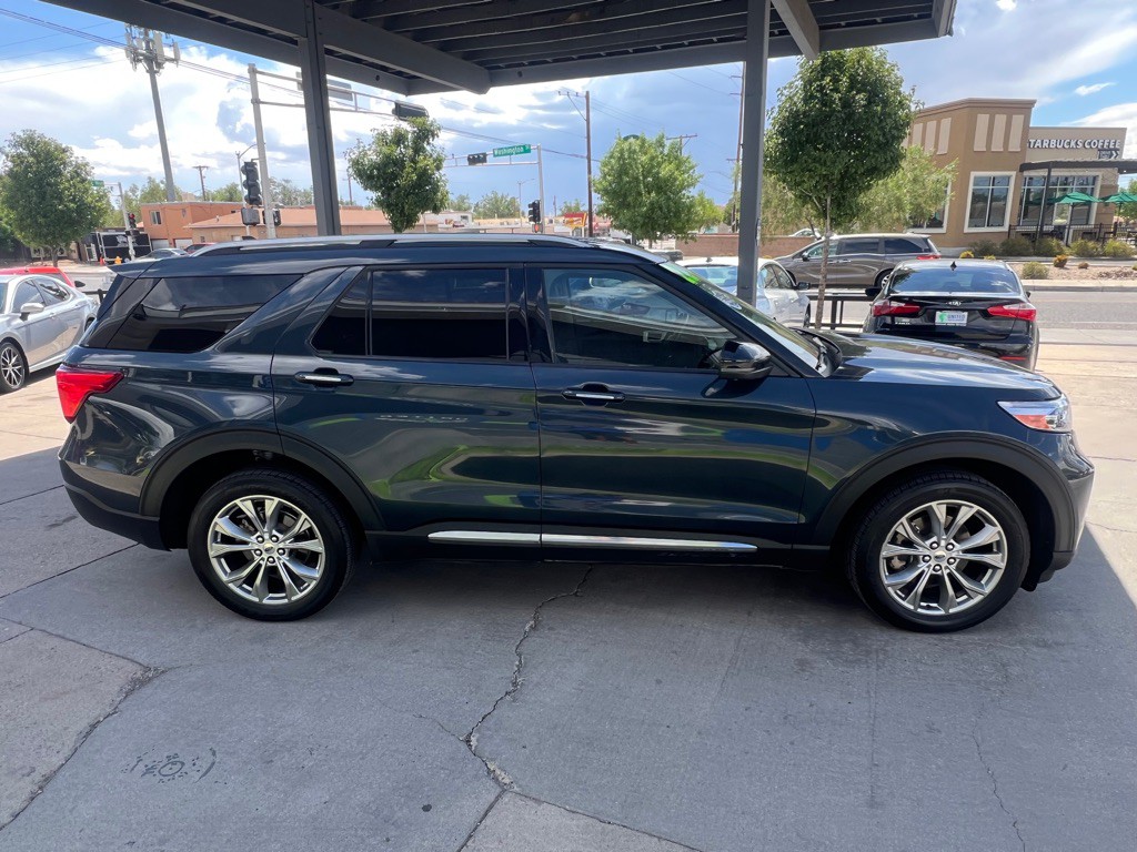 2022 Ford Explorer Image 4
