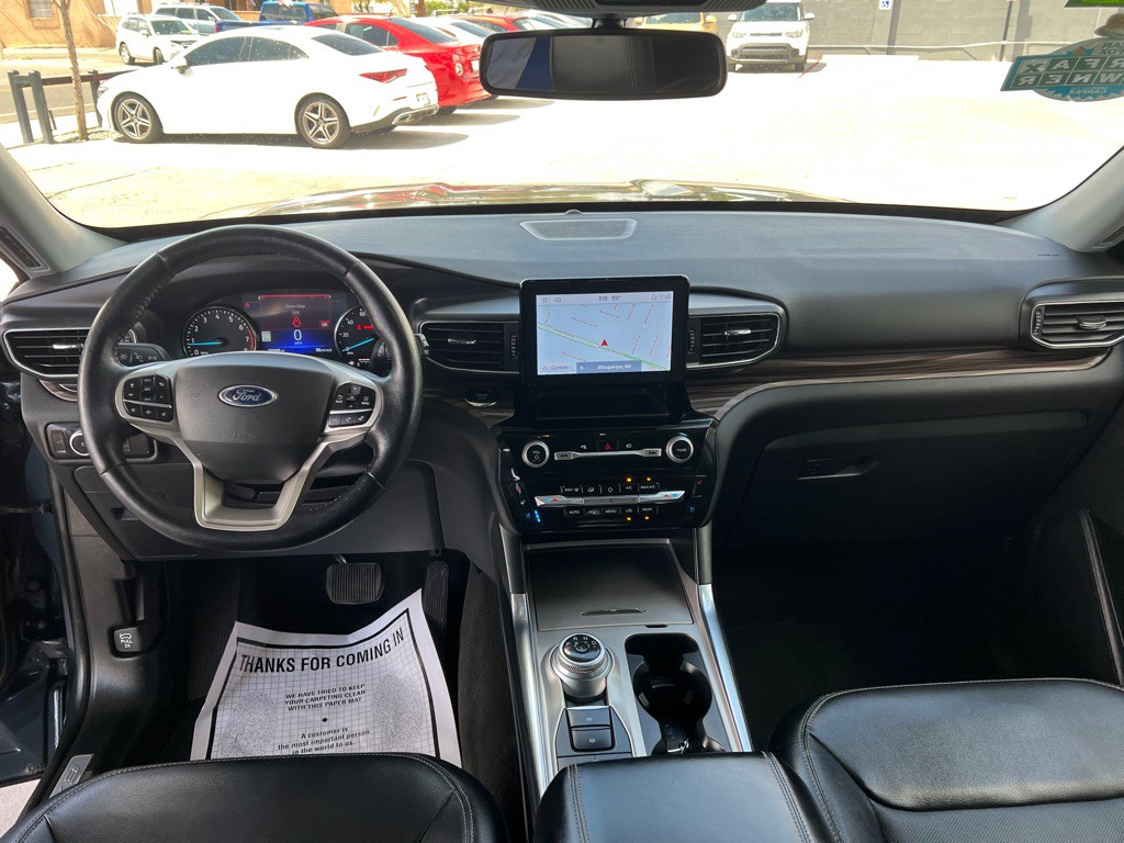 2022 Ford Explorer Image 9