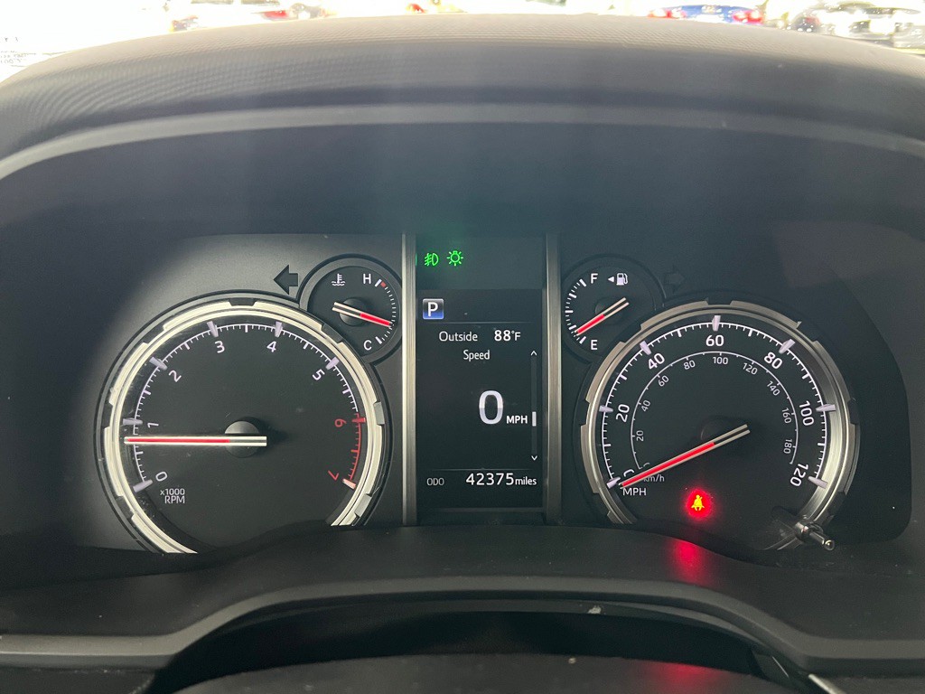 2022 Toyota 4Runner Image 14