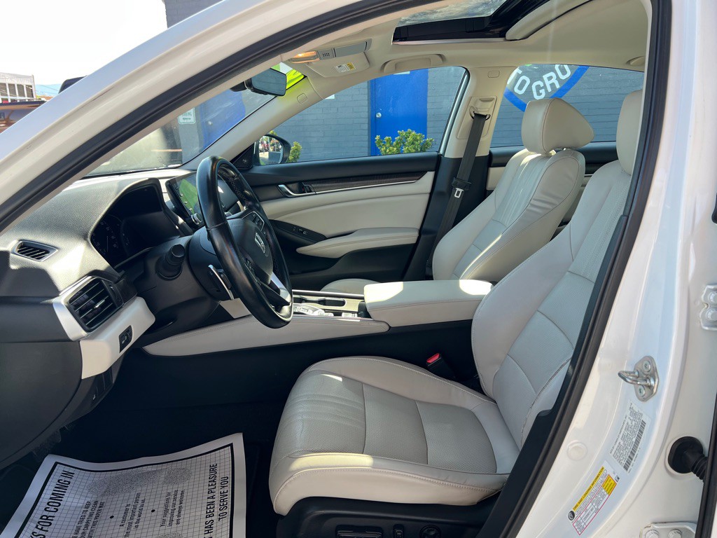 2018 Honda Accord Image 12