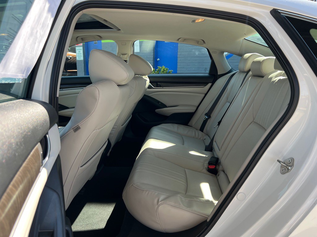 2018 Honda Accord Image 13