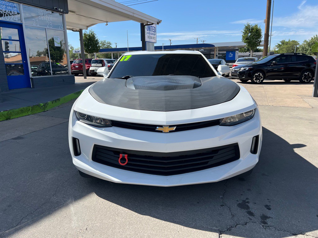 2017 Chevrolet Camaro Image 2