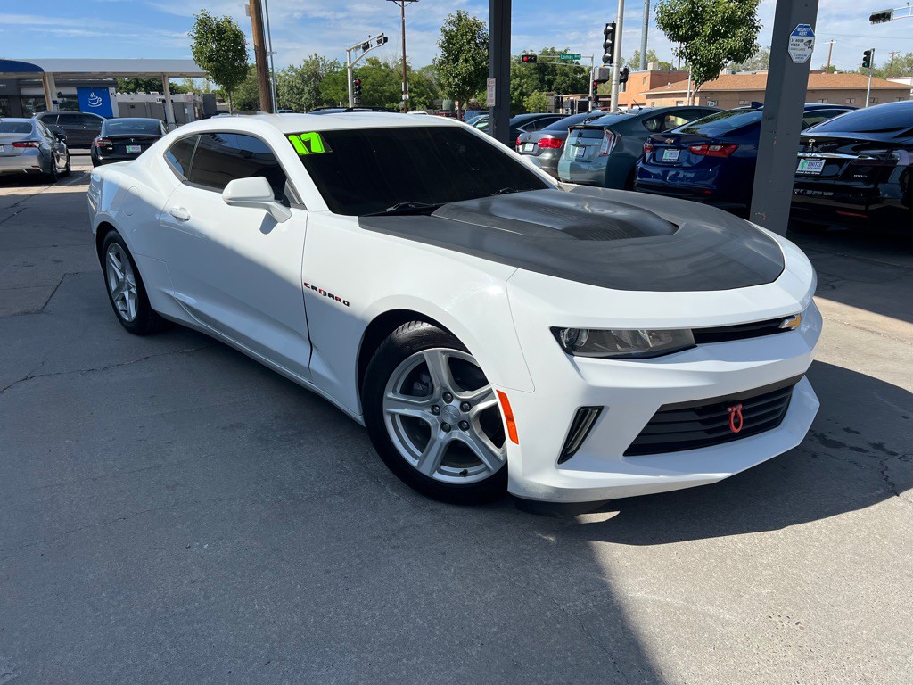 2017 Chevrolet Camaro Image 3