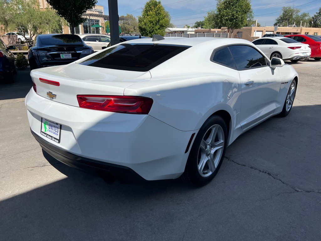 2017 Chevrolet Camaro Image 5