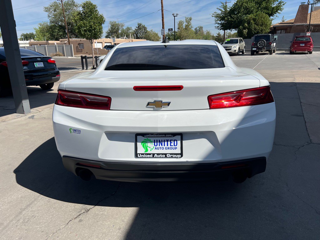 2017 Chevrolet Camaro Image 6