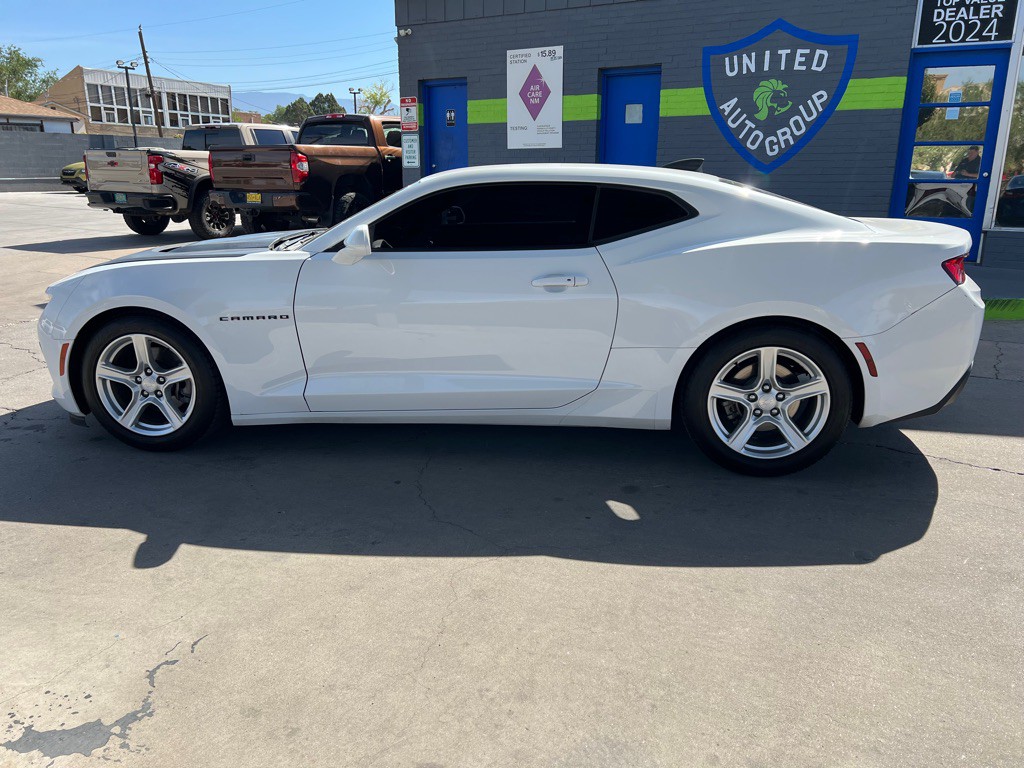 2017 Chevrolet Camaro Image 8