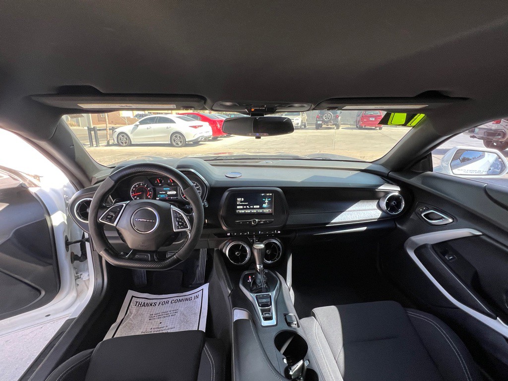 2017 Chevrolet Camaro Image 9
