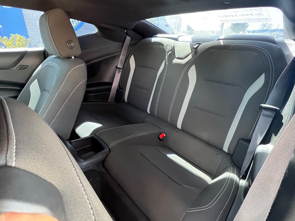 2017 Chevrolet Camaro Image 13