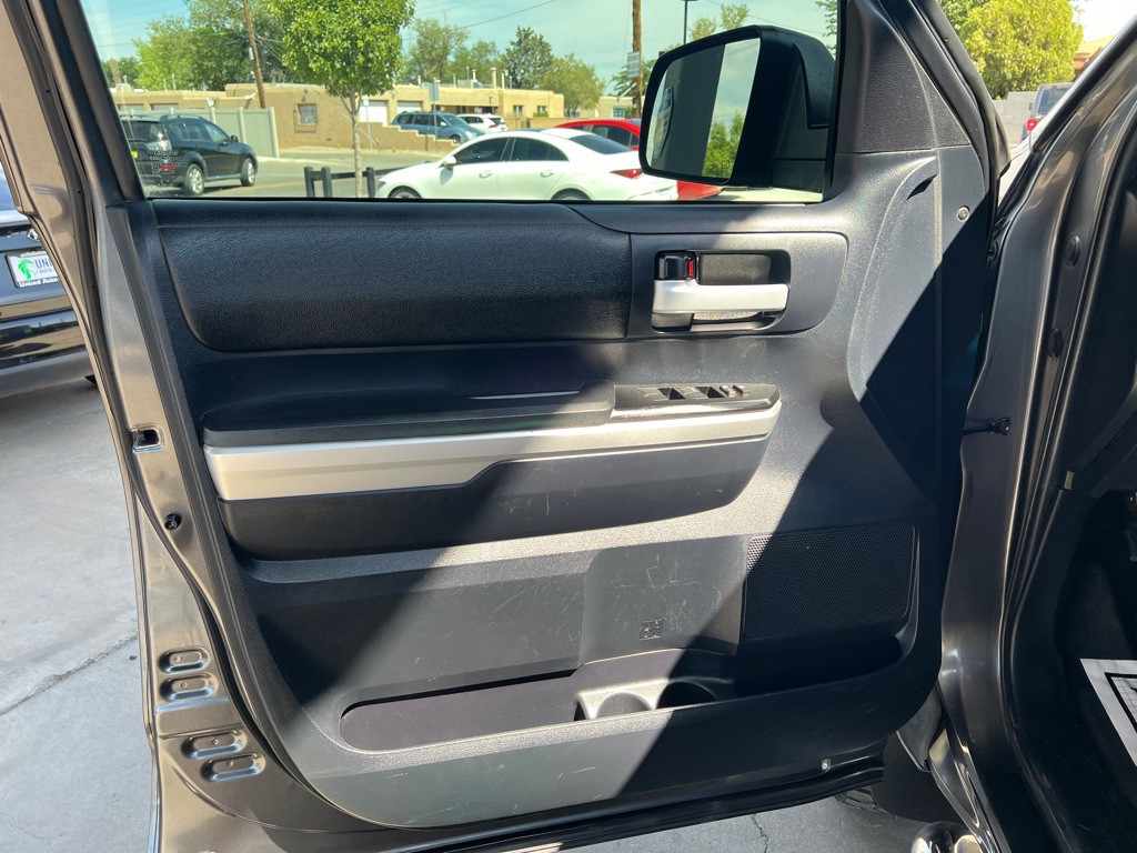 2016 Toyota Tundra Image 10