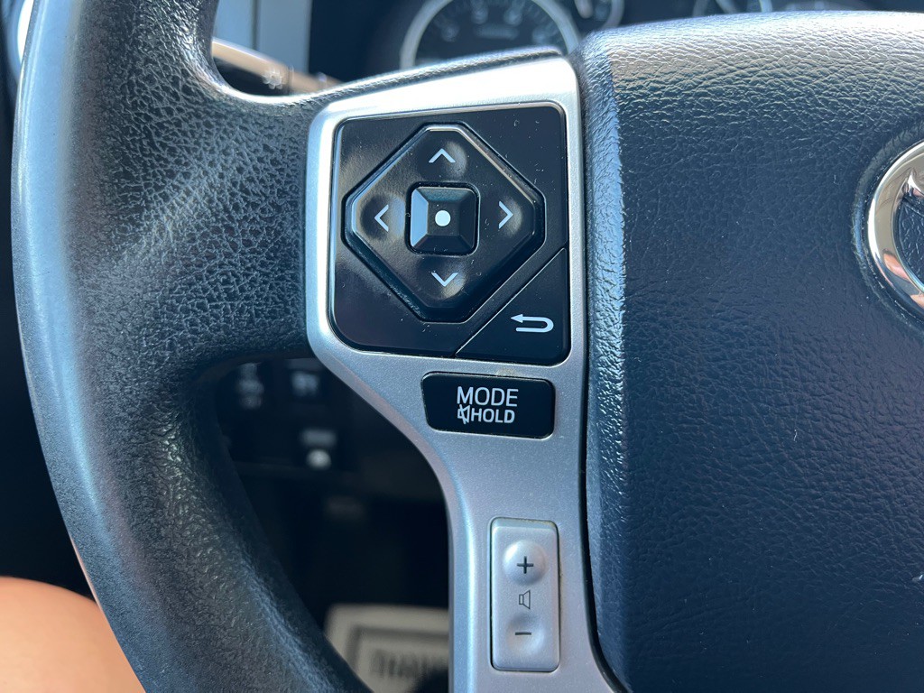 2016 Toyota Tundra Image 16