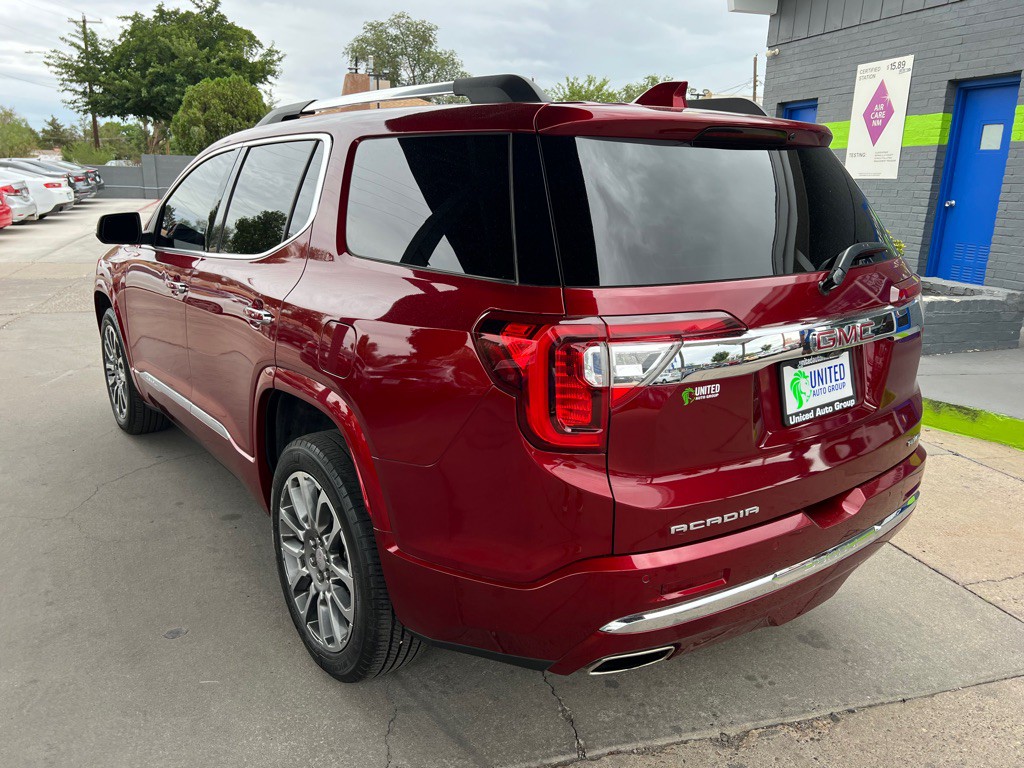 2022 GMC Acadia Image 7