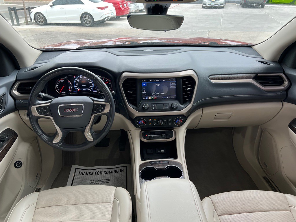 2022 GMC Acadia Image 9
