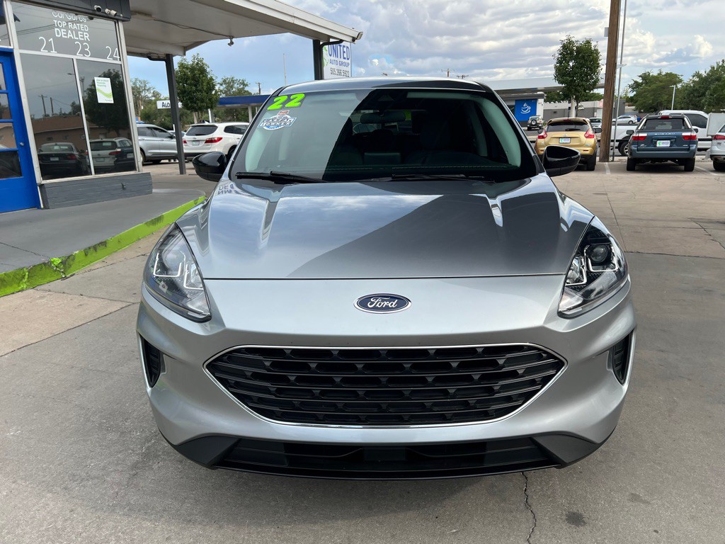 2022 Ford Escape Image 2