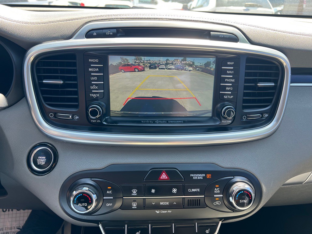 2016 Kia Sorento Image 16