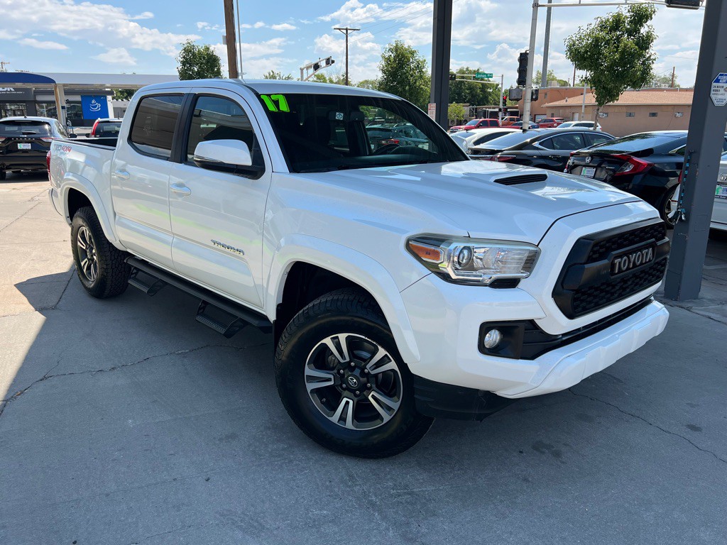 2017 Toyota Tacoma Image 3