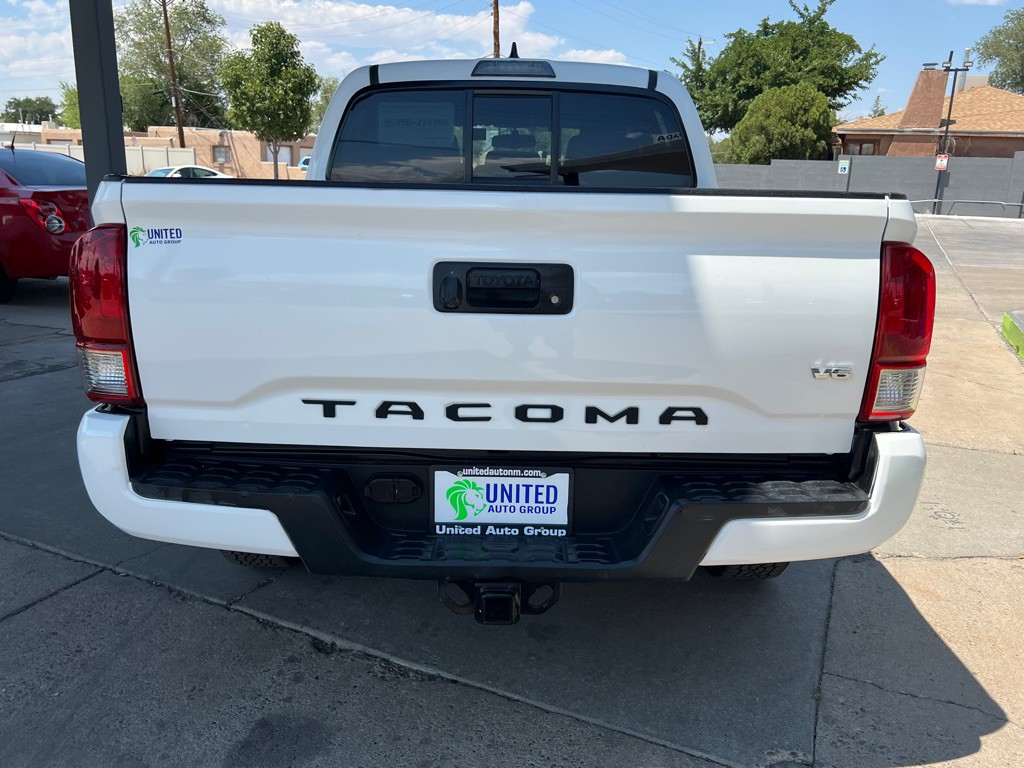 2017 Toyota Tacoma Image 6