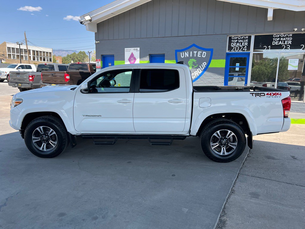 2017 Toyota Tacoma Image 8