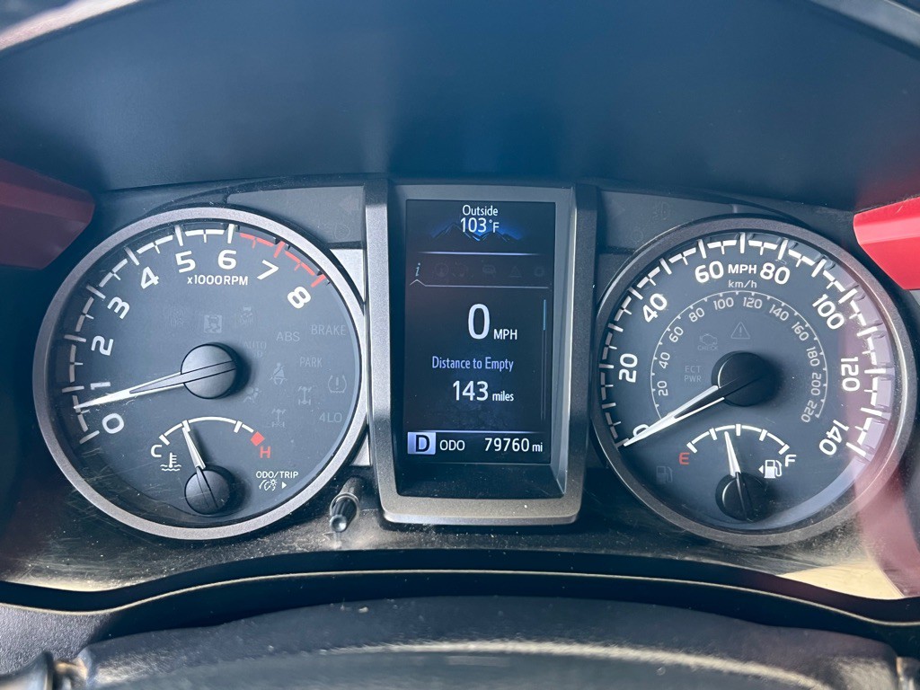 2017 Toyota Tacoma Image 14
