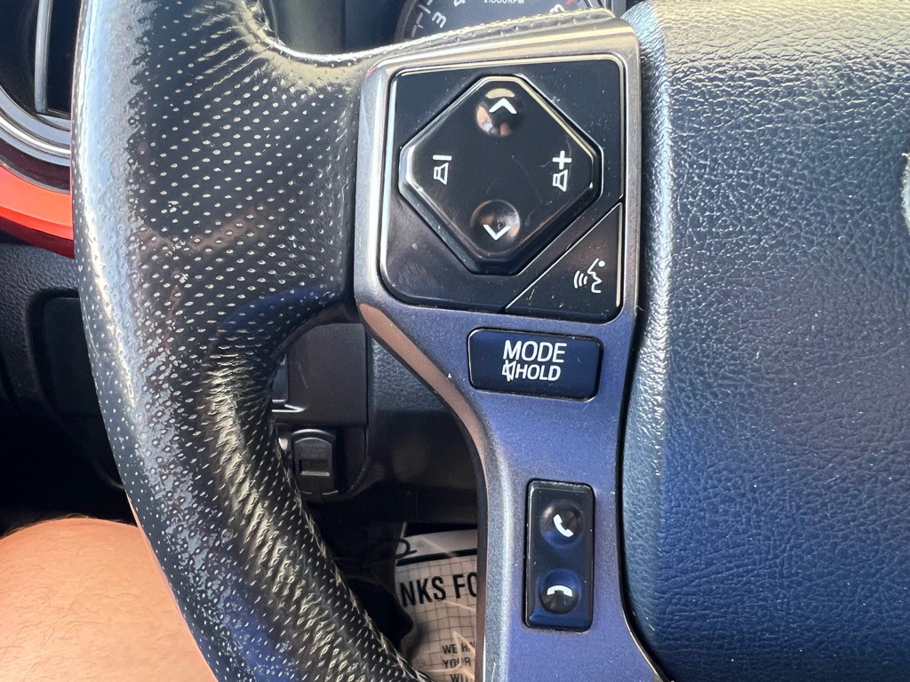 2017 Toyota Tacoma Image 18