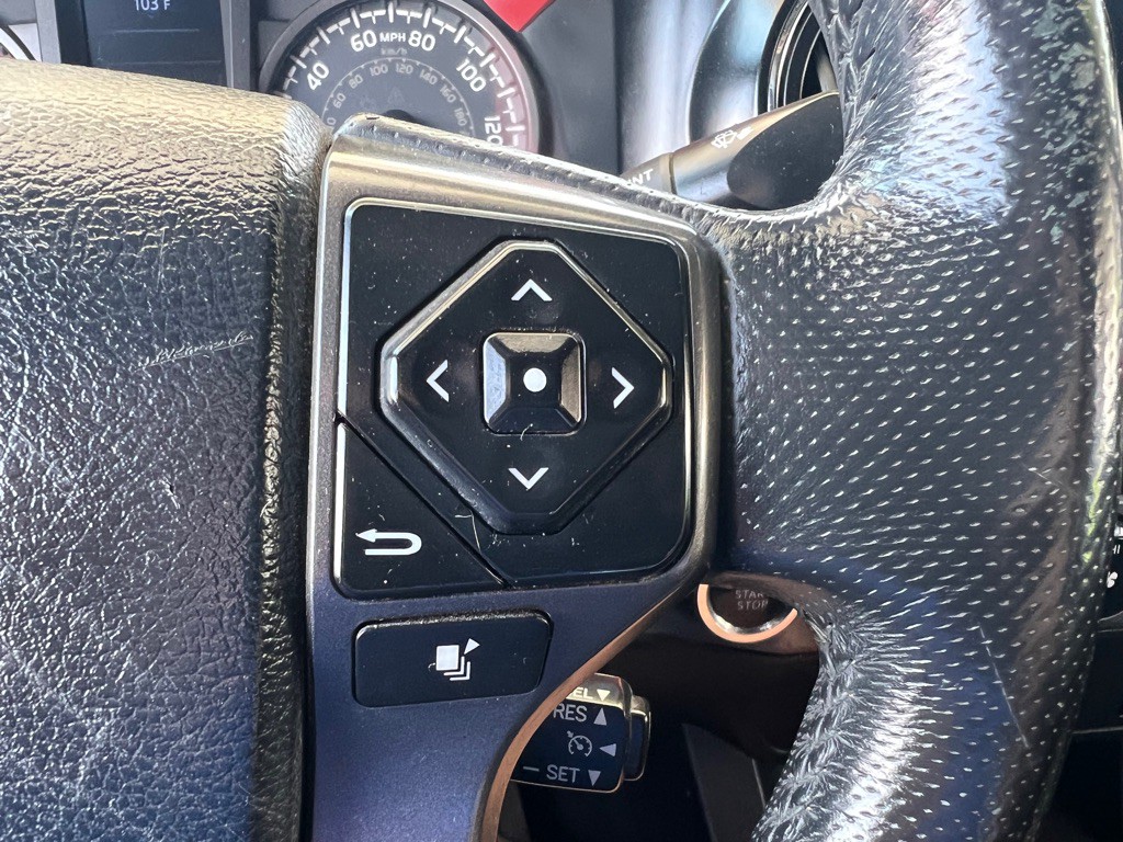 2017 Toyota Tacoma Image 19